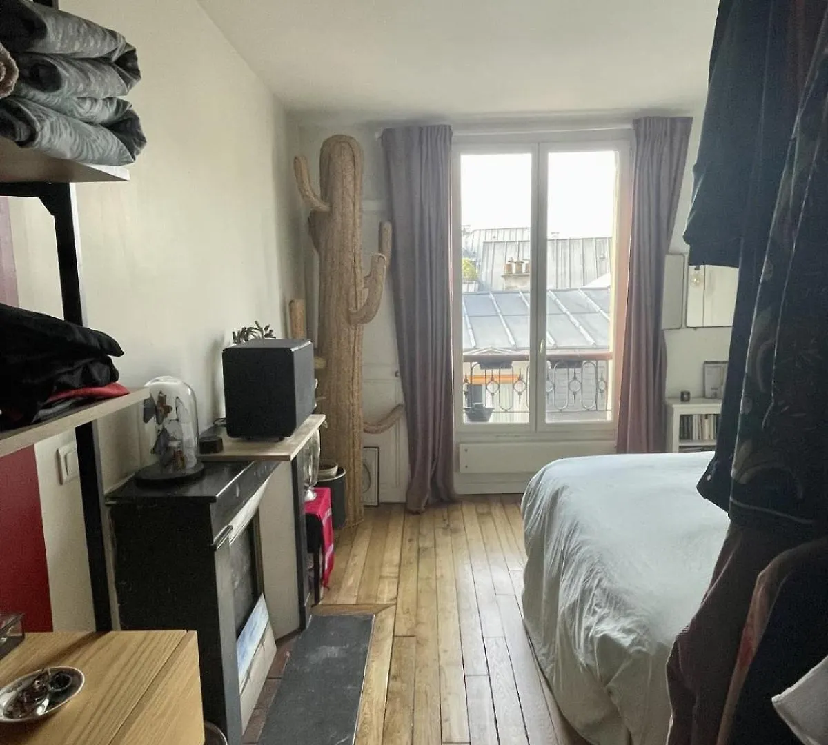 Parisian Apartment On Courtyard