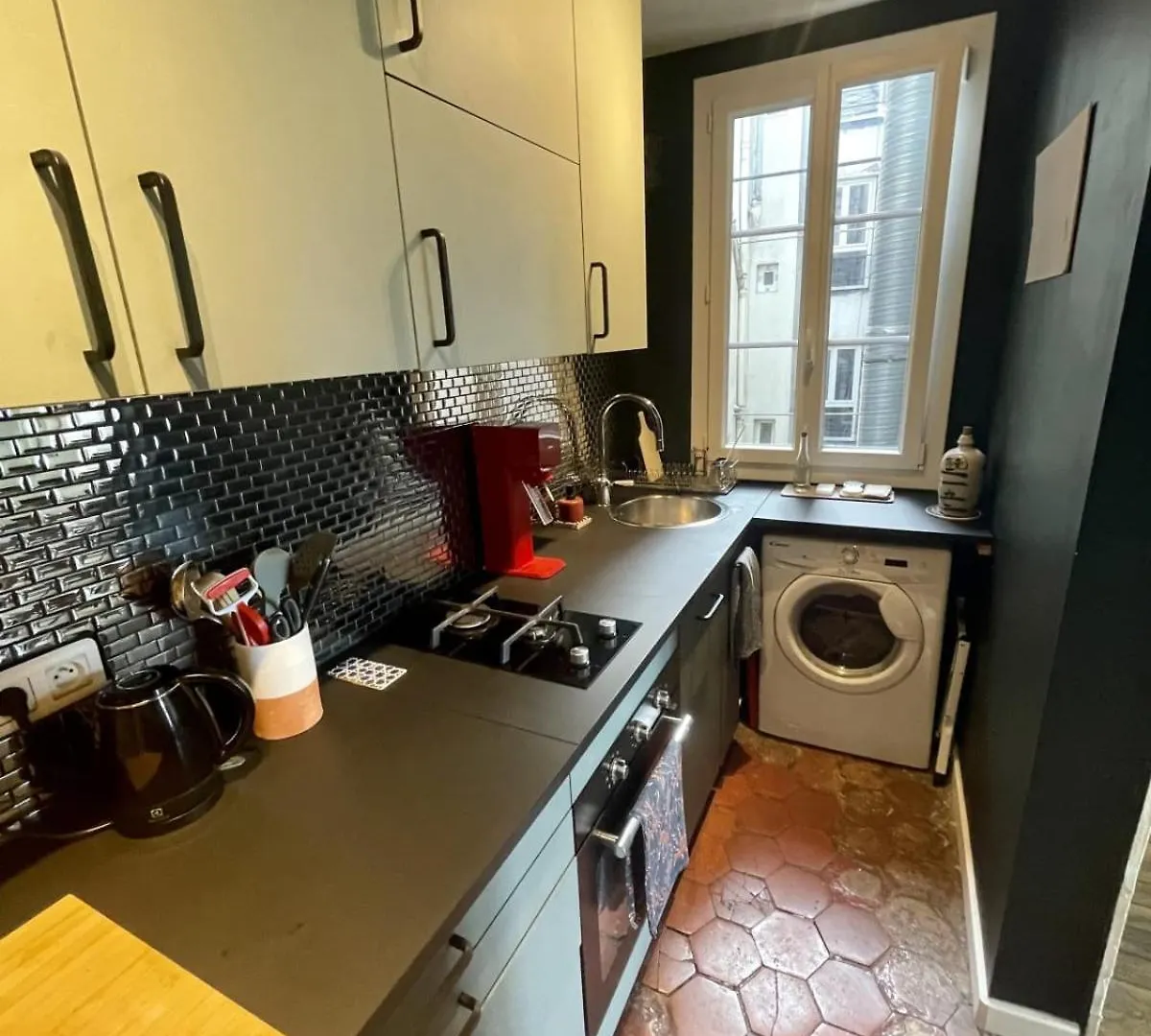 Parisian Apartment On Courtyard 0*, Paris