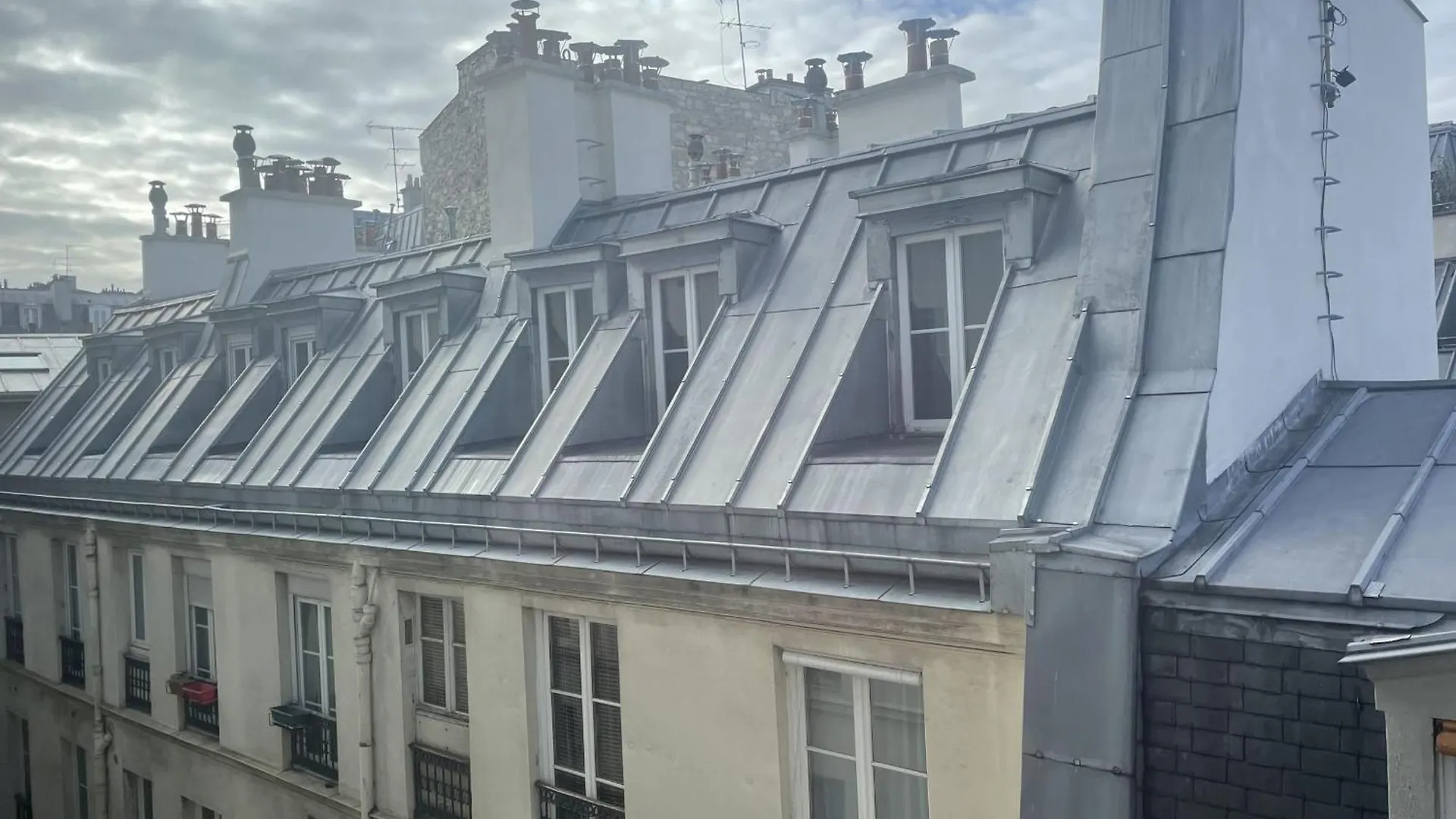 Parisian Apartment On Courtyard